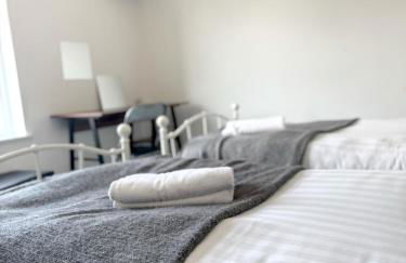 2 bed apartment complete with bedding and towels - Foto 17