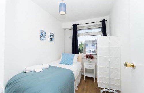 Homely Hornchurch - 5 Bed House - Foto 12