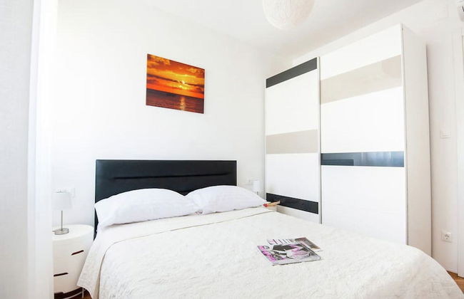 Luxury Apartment With Private Balcony in Quiet Area - Foto 7