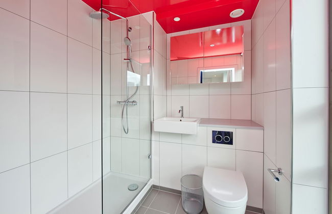 Elegant Two-bedroom Apartment in Vibrant Poplar - Foto 16