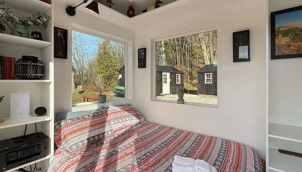 Zen Box Farm Brought to you by GetAway Vacations - Foto 3, Habitación