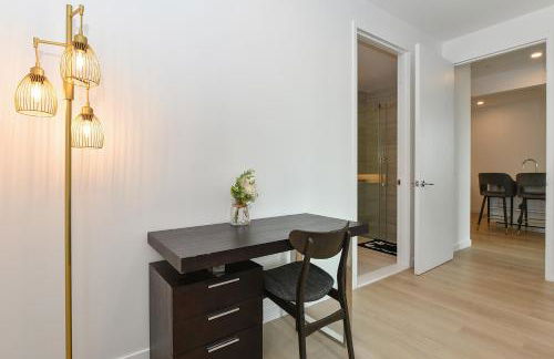Contemporary Luxury 3BR 2BA Downtown NYC - Photo 5