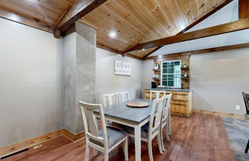 4 Mi to Dtwn Morganton! Family Retreat w/ Patio - Photo 6