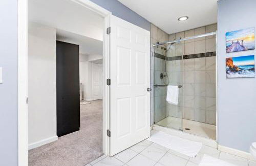 Hillside vacation next to Overland Park Kansas nature trail grill and fun - Foto 38