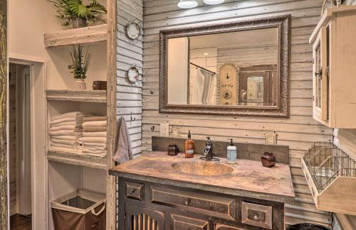 Country-Chic Cotter Home with Outdoor Living Space! - Foto 11