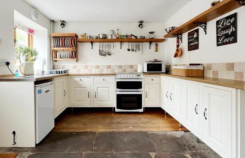 Foresters Inn Cottage - Photo 3