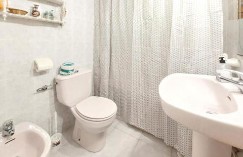 3 Bedroom Cozy Home In Peñíscola - Photo 16