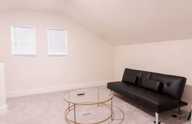 Spacious 6 Bed House Airport Pet Friendly AFB - Foto 34