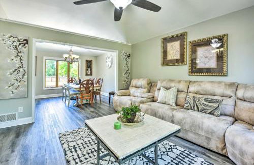 Pet-Friendly Maple Grove Gem with Private Yard! - Foto 7