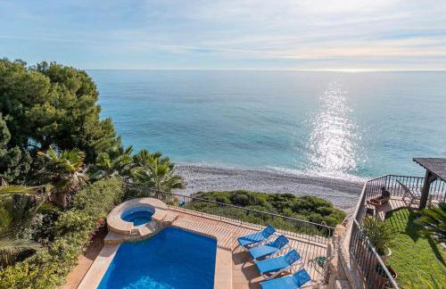 Villa Leandro, First Line Villa with amazing sea views and private access to the sea! - Photo 1
