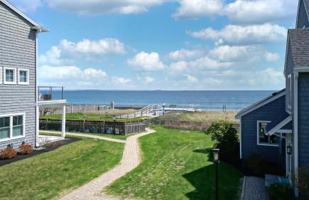 Beauty on the Beach by Bayley Vacation Rentals - Photo 8