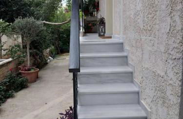 Sunny studio near metro - Foto 8