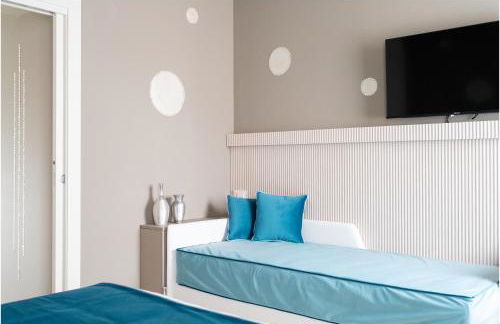 Tiffany Silver - Photo 23