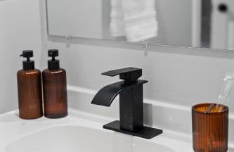 10 Min to Downtown - Smart Tvs - Fast Wi-Fi - Foto 18