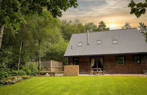 Wootton, woodland lodge with hot tub for 8 - Foto 1