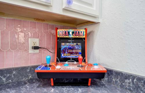 Walk2Beach - Golf Cart - Arcades - Stocked Kitchen - Foto 16