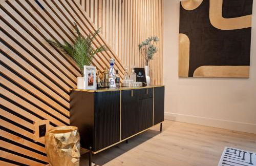 Downtown Luxury Villa Hot Tub Walk To Lake - Foto 3