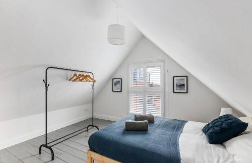 St Albans Centre Home - 4BR - 2 FREE parking - Photo 12