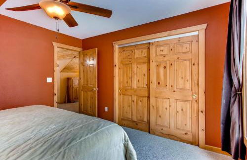 Serene Mountain Cabin Nestled Amongst the Pines - Alpenhaus - Foto 53