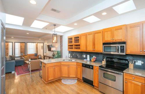 Spacious Penthouse ON the Broadway Strip - Foto 4