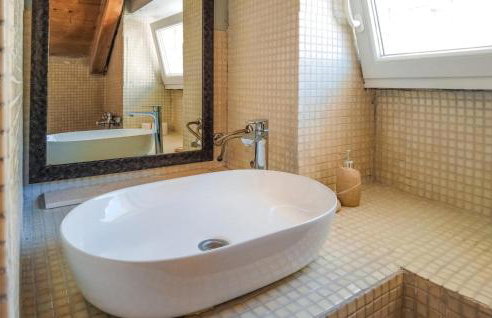 Gorgeous Home In Donje Selo - Photo 11