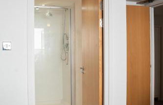 3BR Riverside Warehouse Loft - Foto 22