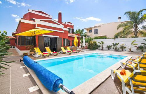 Sunshine House - Photo 1