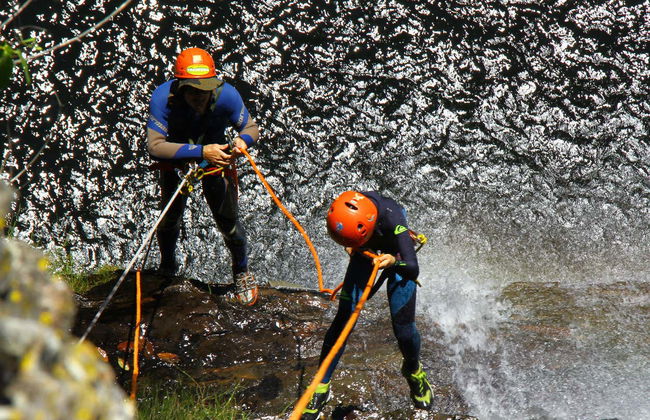 Rapel na cachoeira Almécegas - Foto 3