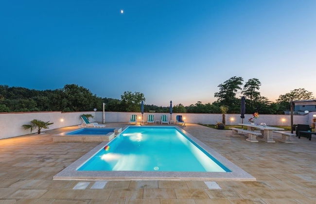 Family home with hydromassage pool & fun activities - Foto 27