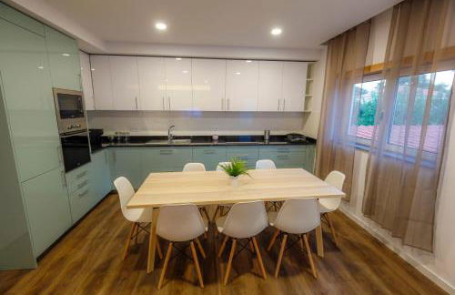 Cozy Apartment With Garden - Photo 18