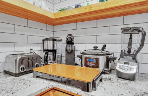 Renovated Ski In Out Condo King Bed Patio Grill - Foto 8