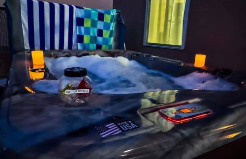 Spacious Family Home with Pool, Hot Tub, Fast Wifi - Foto 13