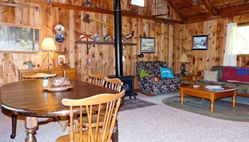 Rustic Cabin Rental on a Wildlife Sanctuary in Manistee, Michigan - Foto 3
