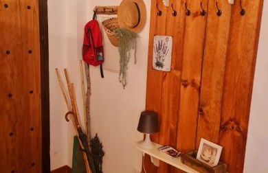 La Casa Junto al Sendero del Río & chimenea y leña incluida - Foto 13