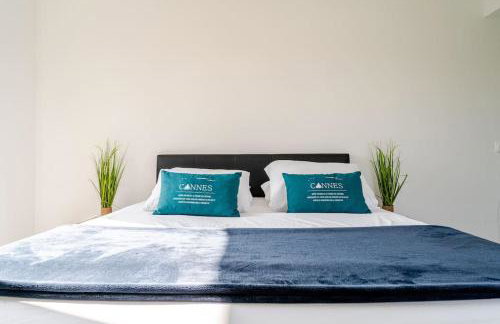 Newly Built Apartment with Pool, Walk to the Beach - Foto 8