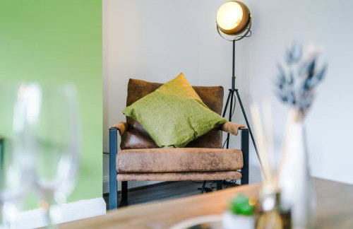 The Acacia Lodge - Beautiful & Modern 3-BR with FREE Parking - Perfect For Business or Work Stays by Parydise Properties - Foto 13