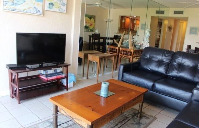 End Unit With Ocean Views And Juliet Balcony. 2 Bedroom Condo by RedAwning - Foto 8