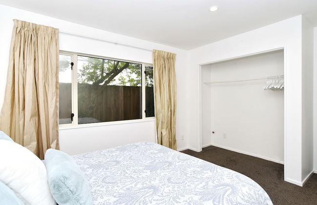 Moa Place - Christchurch Holiday Homes - Photo 9