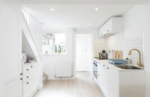 Central quiet cottage Walk to shops, bars & beach - Foto 5