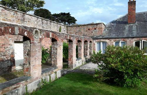 The Coach House within heritage Tregrehan Garden on Cornwall's South Coast - Photo 16