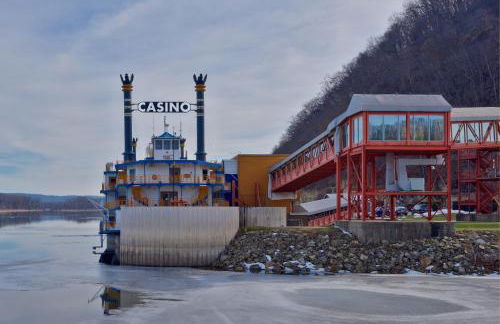 Custom Waterfront Lodge, 4 bed, 4 Bath, Sleeps 12! - Foto 56