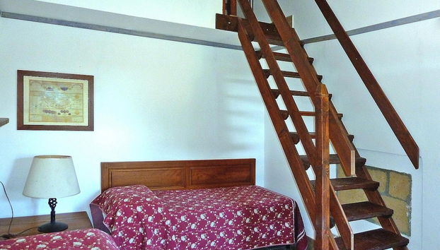 Family Apartment in Guardistallo With Pool - Foto 2, Habitación