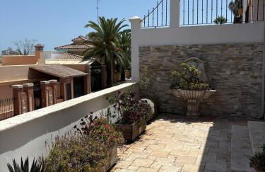 Luxury Villa with Panorama View and Heated Pool - Photo 61