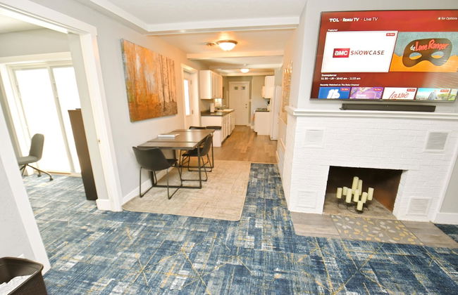 3 Blocks to Notre Dame EV Charger 1707 - Foto 3