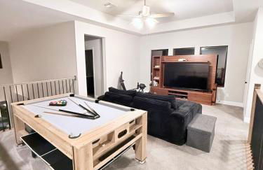 Luxury 5BR Retreat I Resort Access Near La Cantera - Foto 38