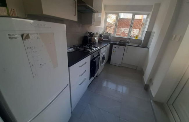 South Shield's Hidden Gem Amethyst 3 Bedroom House - Photo 5