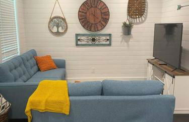 Cozy 2-bedroom Farmhouse with parking on premise - Foto 14