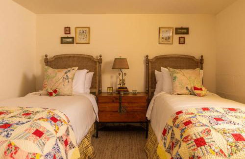 Hot Tub, 5BR2BTH in Guthrie, OK- Near EdmondOKC - Photo 11