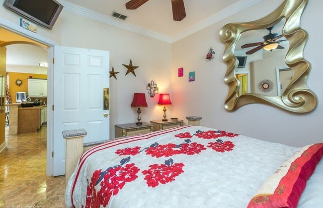 "southern Charm" 4 Bed & 2 Bath Private Pool Home 4 Bedroom Villa by RedAwning - Photo 8