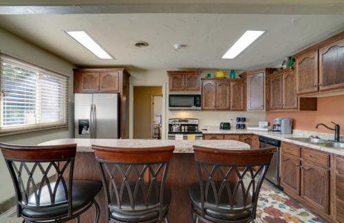 Chic Silver City Getaway with Patio and Gas Grill - Foto 9